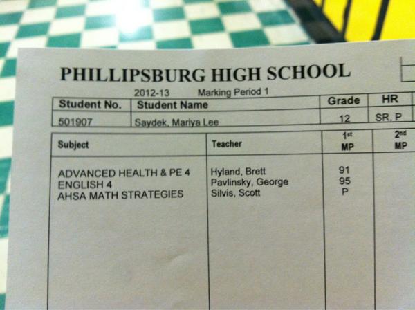 iPOCtony's tweet image. Lol my joke of a report card. #highhonorroll #senioroptionprobz #3classes