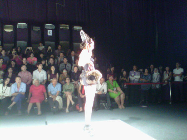 cleo_ind's tweet photo. The winner of Most Promising Accessories Brand category is Fréj. #CFA2012 http://t.co/zcAYUf7c