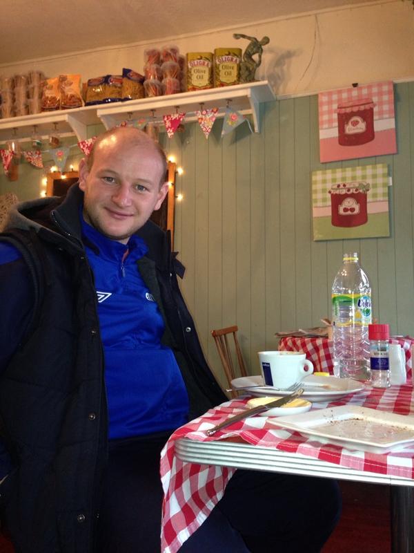 rye_smudge87's tweet photo. Just spotted Jack Frost the snowman in a cafe http://t.co/OF1eXNsG
