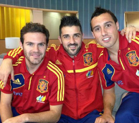 'Asturias Power' en Barajas con <a href="/juanmata10/">JM</a> y Cazorla, a punto de viajar con la Selección a Panamá!