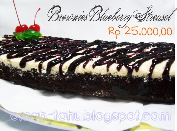 browniesbatique's tweet photo. streusel is is a crumb topping of butter, flour, and sugar that is baked on top of muffins, breads, and cakes. http://t.co/hbzQzKT0