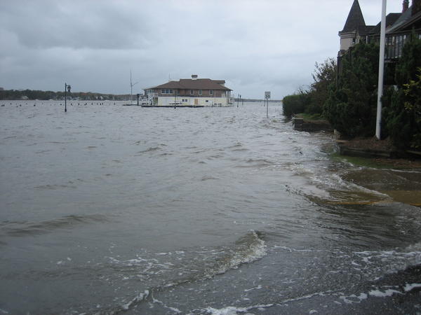What a storm there's supposed to be a street next to that building