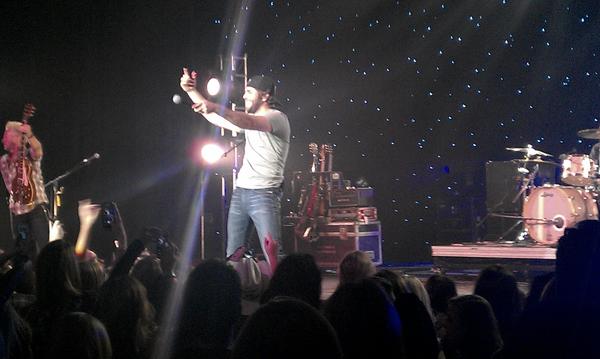 HaagensenJ's tweet photo. Good concert last night, Thomas Rhett rocked the house http://t.co/kHuxgz3u