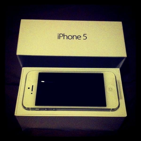 safraz11's tweet image. “@RhyssClarkk: Cheers. #iphone5club http://t.co/4E7UmLcF” #WrongColour