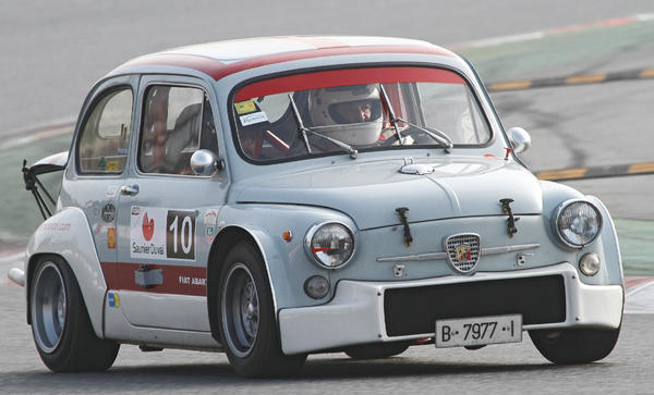 No puede faltar un 600 en Montjuic, y veremos el Abarth de Tono Serra.