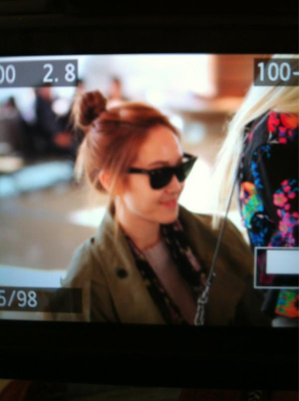 [PIC][13-11-2012]SNSD khởi hành đi Nhật Bản vào sáng nay A7iexRgCEAErWX3