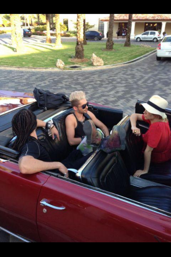 DiamondMakeUp's tweet photo. Together again :D http://t.co/vtzaUZlb