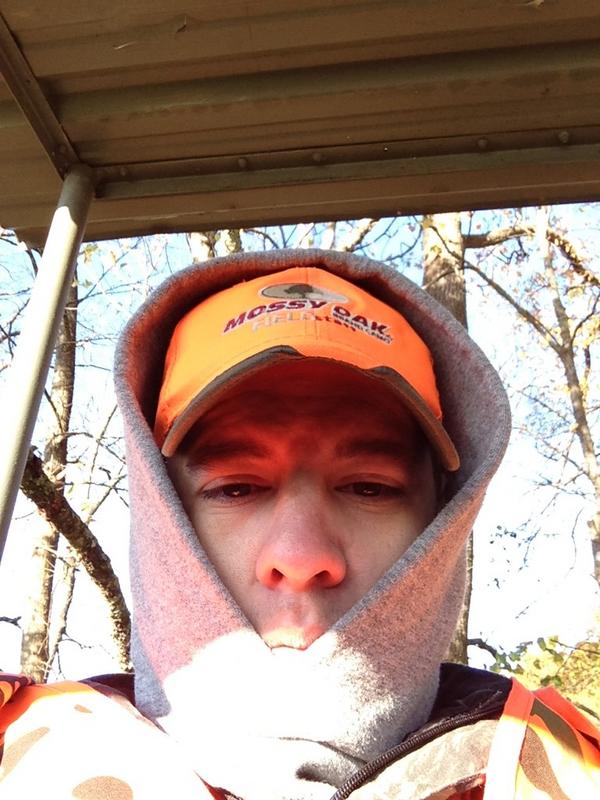 coydetherage's tweet photo. @StephOtt Agreed!! Hoodie is the best!!  Still #warm #comfy this FREEZE morning in wood http://t.co/DUvKbOBG