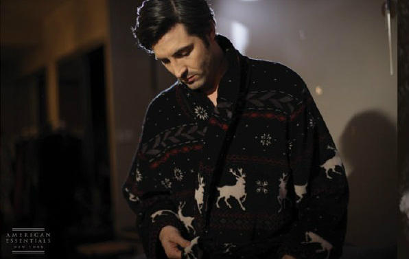 AEssentials's tweet image. 41 days until #Christmas...not that we are counting. Our holiday print robe is the perfect gift this holiday! #giftidea