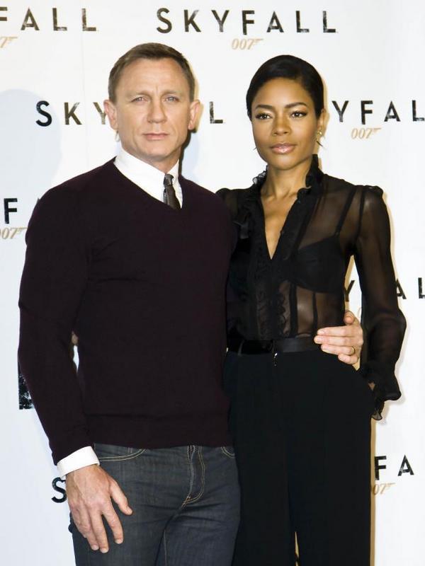 RavePad's tweet image. What'd you think of the new Bond movie, Skyfall? Click 'Like' if you thought it was good!
bit.ly/UChU60