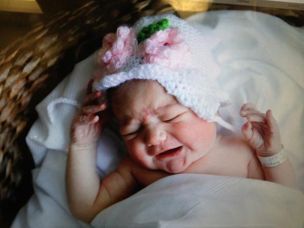 TheMeghanLeigh's tweet photo. Photographing newborn is officially the best birth control of all time http://t.co/HpxfVaV8