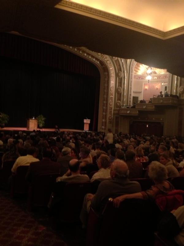 real_bijan's tweet image. Packed house for @TomFriedman speaking at the Benwood Lecture Series. Should be interesting #CHAlectures