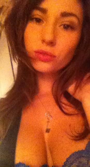 Oh...hi. http://t.co/9GxcrRu1 Last night seeing me brunette. (Well for awhile) http://t.co/fLWiEp8H<a href="/tag/obsessed"class="tags"><span>#obsessed</span></a><a href="/tag/crush"class="tags"><span>#crush</span></a><a href="/tag/jeffgoldblum"class="tags"><span>#jeffgoldblum</span></a><a href="/tag/washitonbymyi"class="tags"><span>#washitonbymyi</span></a>