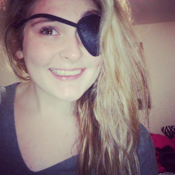 50_shadesofAK's tweet image. Captain Kristian, with her trusty eyepatch. #eyeulsar #onecontact #thissucks