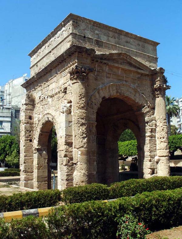 SyriaInPhotos's tweet photo. The Great Arc: (Arch of Triumph), built by the Roman Emperor Septimus Sverus in 194 AD as a gift to #Lattakia | #Syria http://t.co/oqXoQHx6