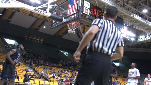 alexmanzo_'s tweet image. That moment when the ref comes over and ruins your awesome shot. #videographerproblems