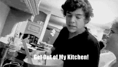 GirlyStuffMore's tweet photo. #OneDirectionMemory GET OUT OF MY KITCHEN! http://t.co/unb6jgzy