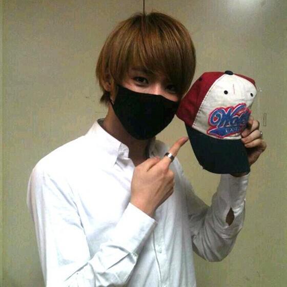 X5_ARAB's tweet photo. 110000...جين يعرض لماركة WOLF-M

(cr:hyeonvin@naver-X5_FC) http://t.co/bUlcBRuW