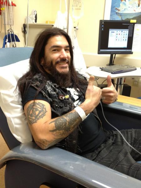 TheGeneralMH's tweet image. Groggy and sore, but guts are out of nuts, yay!