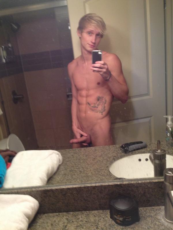 MaxCarterXXX's tweet photo. Chillin at home really horny!! http://t.co/CvANAfaD