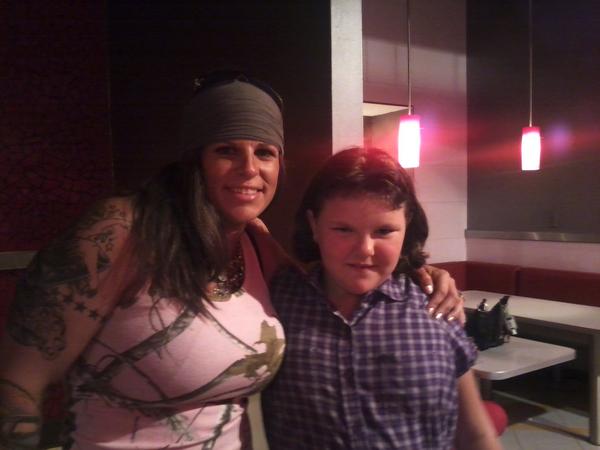 theodbbam's tweet image. "@jimmyjacobsfan1: Justi and @theodbbam. Thank you for taking the time to talk. http://t.co/H8e9sZfq"nice meetn ya #BAM