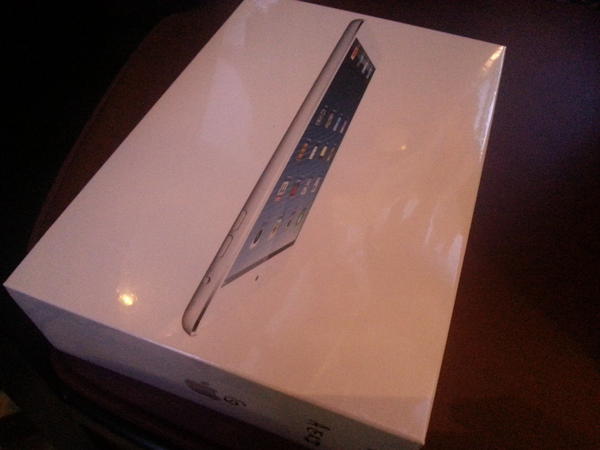 EOPhilippines's tweet photo. And the lucky winner of the iPad mini is...#EOPhilippinesXmas. http://t.co/VjraZDdk