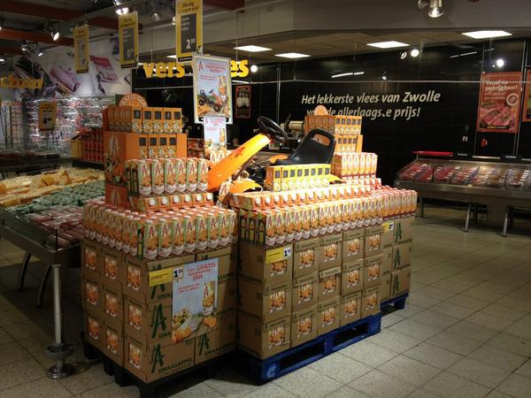 JumboZwolle's tweet photo. Maak nu kans op deze mooie skelter. Bij aankoop van drie liter pakken #appelsienje met gratis glas! http://t.co/JN41Di25