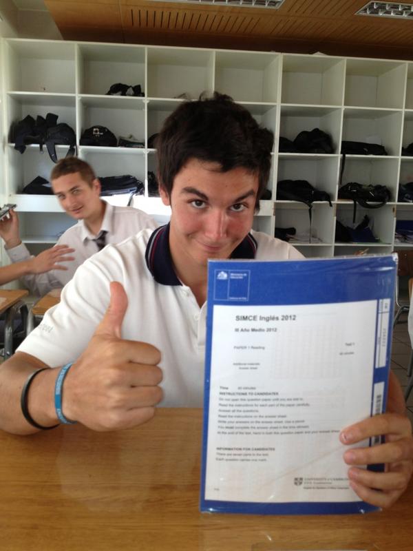 DanieldeTezanos's tweet photo. Listos para el simce con charlie http://t.co/yDKlA42I