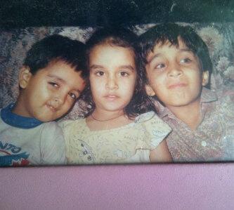 ShraddhaKapoor's tweet photo. Bhai dooj hai aaj :) http://t.co/aqQwKdYl