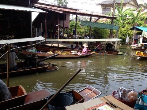 tracyembiricos's tweet photo. #byebyebangkok http://t.co/QRZY8m22