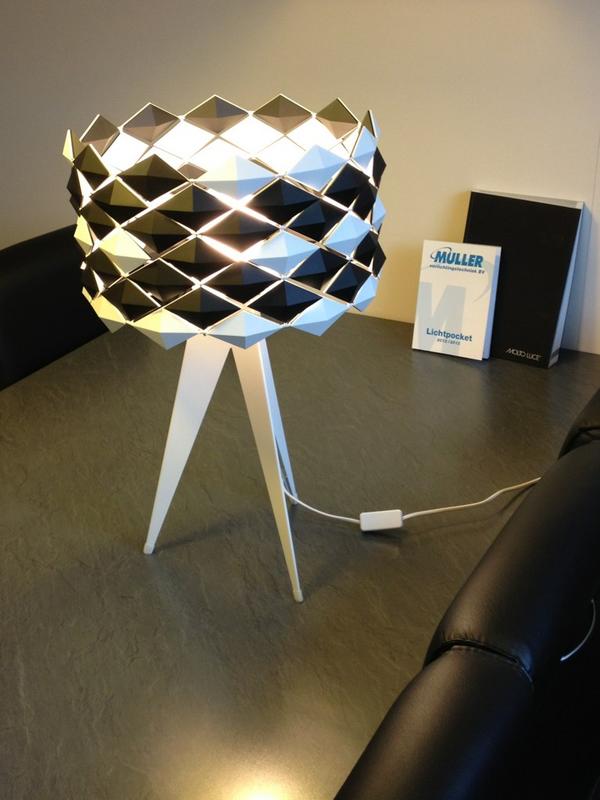 MullerLicht's tweet photo. Prachtige nieuwe tafellamp #Diamonds by #Moltoluce bij ons verkrijgbaar! http://t.co/H8xBP5VO
