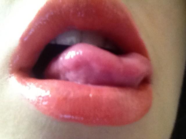 Big red lips http://t.co/Ca3HsX1J<a href="/tag/happynewyear"class="tags"><span>#happynewyear</span></a>