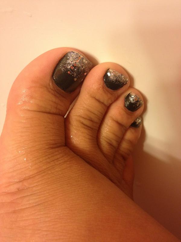 tippysippytoes's tweet photo. Oww wouldn't it be great it my feet were wet from your mouth?? #toes #sexyfeet http://t.co/ySCROgHJ
