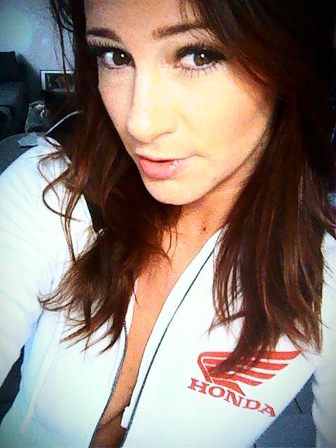 Trying to shoo my landlord away folks.... Will be logging in to @SkinVideo  any time now hopefully! http://t<a href="/tag/tittietuesday"class="tags"><span>#tittietuesday</span></a><a href="/tag/bondageslut"class="tags"><span>#bondageslut</span></a>