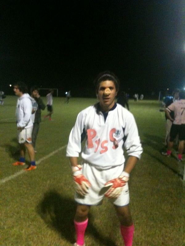 PysSecuaces's tweet photo. Presentando a nuestro golero del @OCCFUTBOL8 http://t.co/OMdLNMtN