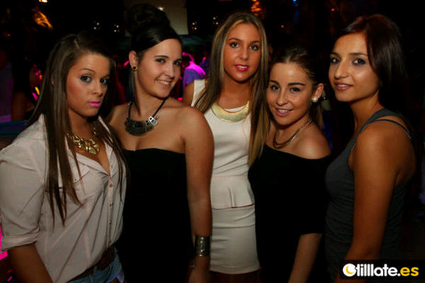 Olatzva's tweet photo. Mis chicas @OihaneMieres @patticia76 @iratxevillar y #janire ♥ http://t.co/H2UocL6F