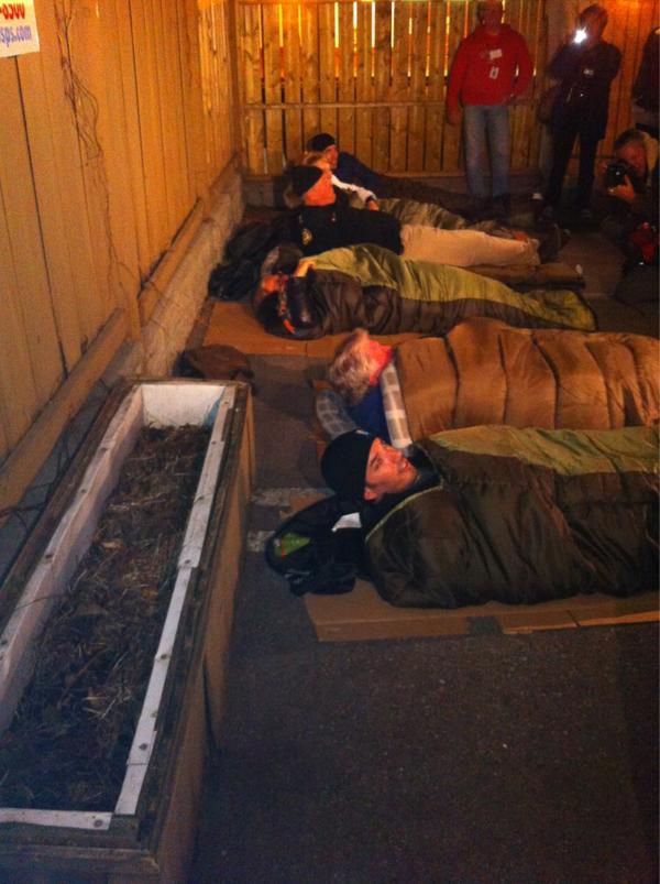raehanbobby's tweet photo. Wow! Inspired! MRT @CovenantHouseTO: @LeafsBB20 Brian Burke & @ArleneDickinson getting ready to do #TheSleepOut2012 http://t.co/grHN1Wg5