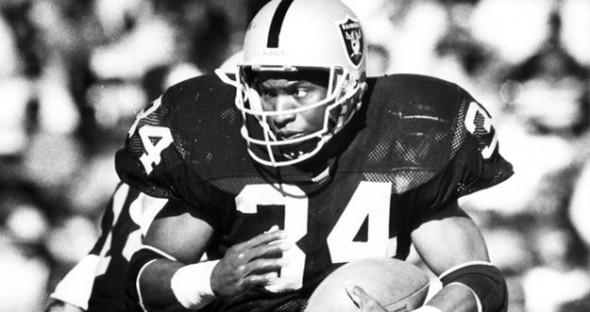 samjohnsrud's tweet photo. Bo Knows 50 Years Old. #HappyBirthday http://t.co/qPs0v7OA