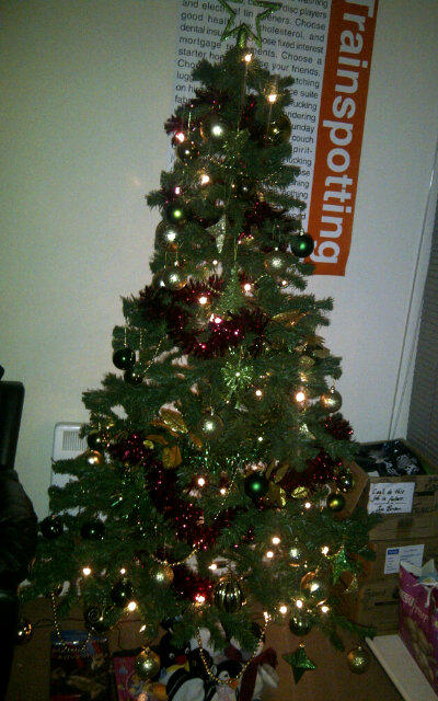 #christmastree #cute #cosy #excited #meandkyle #firstchristmasinnewhome #love #tooearly #idontcare #happy @kylerainbow