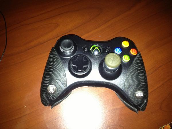 ObeyAlliance's tweet image. We're giving away some @squidgrip they feel awesome and resist sweat! Follow them and get this 200 RTs for more!