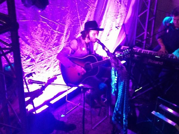 Gracias a <a href="/entradas/">entradas.com</a> por la invitación del concierto de @leiva_oficial Echando de menos a @MariaMolGon pero #EnTuMano