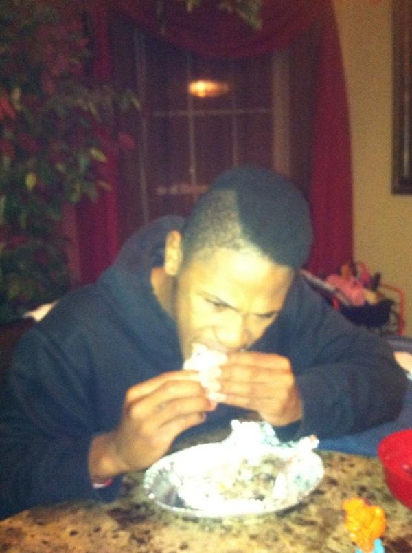 Dmarqueyon2's tweet image. #ChipotleBurrito! #Goin in! #After Practice!