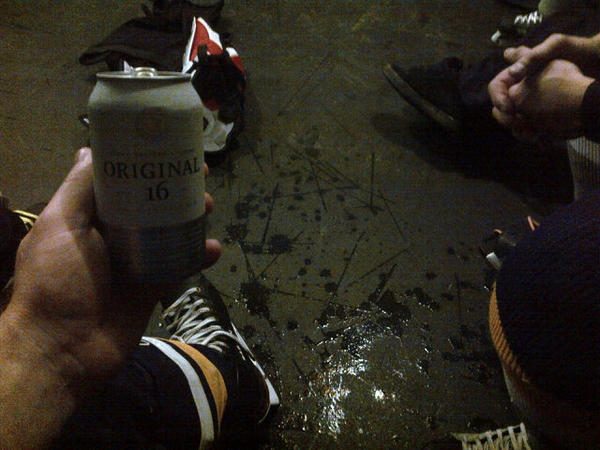 martybowes's tweet image. Enjoying an @original_16 after another #monarchs win. 5-0 on the season. #4L2 #obesemode