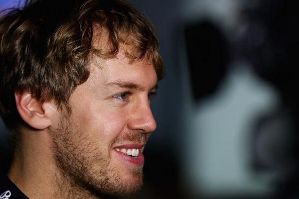 SebVettelWeb's tweet image. PICTURES: Get all pictures of Sebastian Vettel in the factory in Milton Keynes on: sebastian-vettel-web.de/index.php/en,