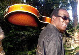 KINGFAHDPALACE's tweet photo. #VieuxMacFaye #Virtuose de la #guitare -- #Senegal -- http://t.co/ZfHBMyVD