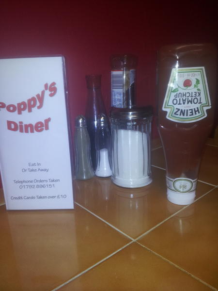 ShaunProp's tweet image. @PoppyThomas2 Not impresed with our breakfast #PopCantCookEggs #Retard @JordanProp @alysrosser