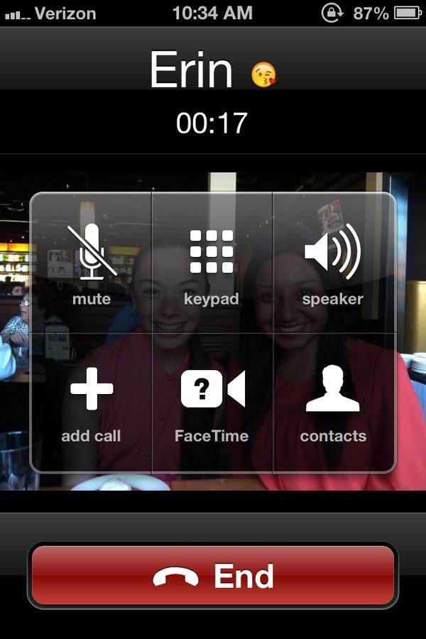 fernandarivera's tweet image. We call each other in class 😂 #sameclass #acrosstheroom