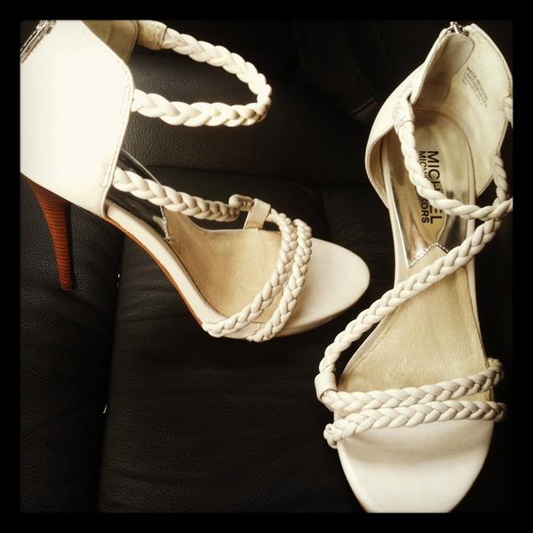 Vuitton_ItUp's tweet image. @marshalls #designerdeal In love!!