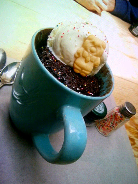 Volcanic chocolate mug pie &lt;3