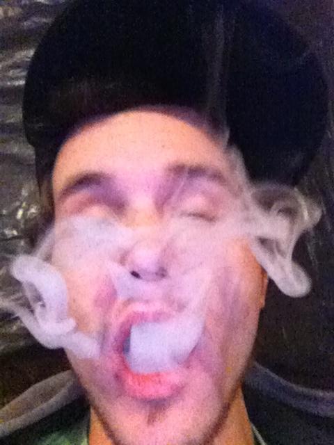 ItzMeBarb's tweet photo. @cmoyer92 really should take that one pic off http://t.co/NorHIkln #JustSayin